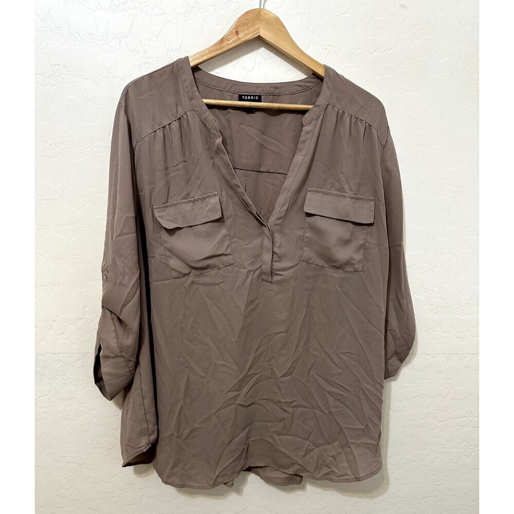 Torrid Womans Top Size 3X‎ Roll Tab Sleeve Career Office Work Corporate Casual
